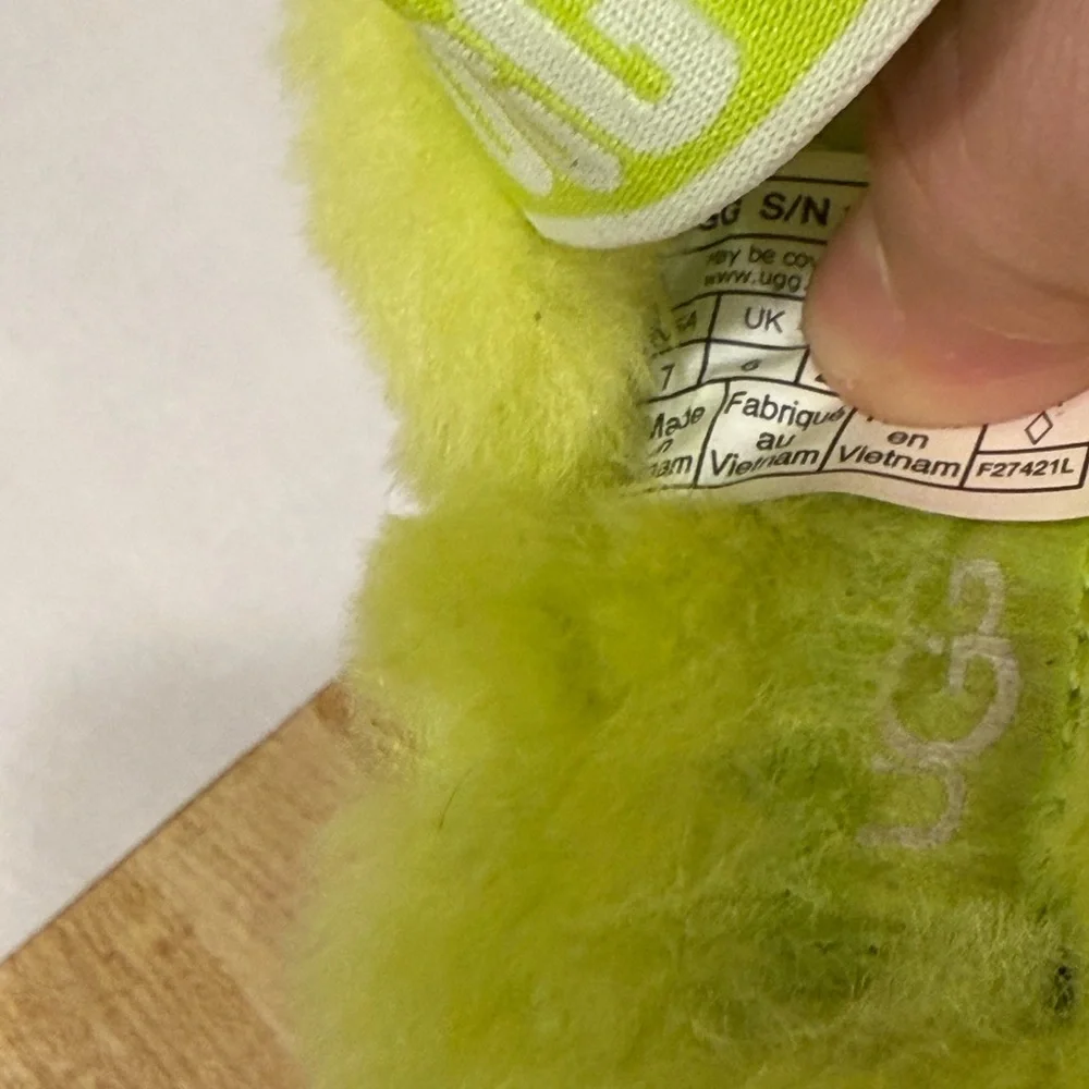 UGG Kids Lime Fluffy Slippers